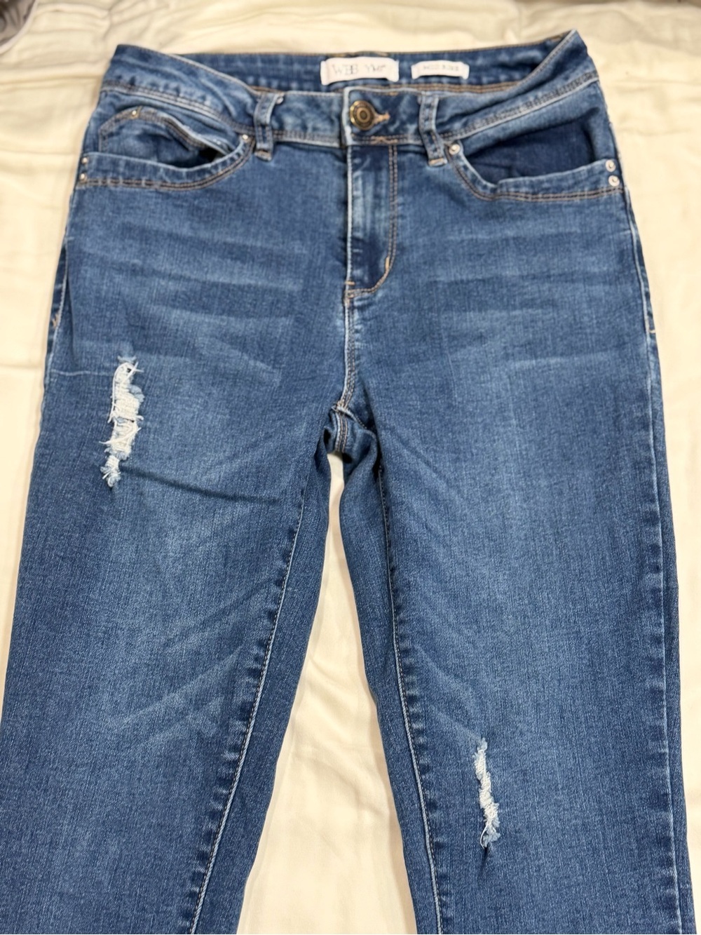 Ymi Jeans Mid Wash Skinny Jeans with Subtle Distress